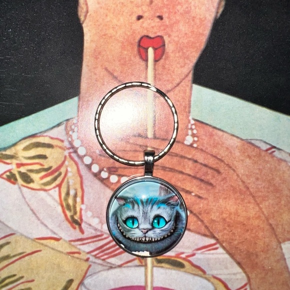 Cheshire cat key ring - Picture 2 of 4